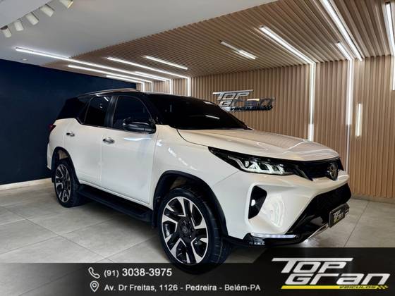 TOYOTA HILUX SW4 2.8 D-4D TURBO DIESEL DIAMOND 7L 4X4 AUTOMÁTICO